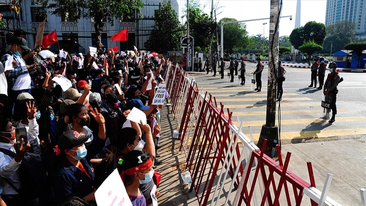 Myanmar'da darbe kart silahl grup PDF: Maynl tuzakla ordudan 50 kii ldrld