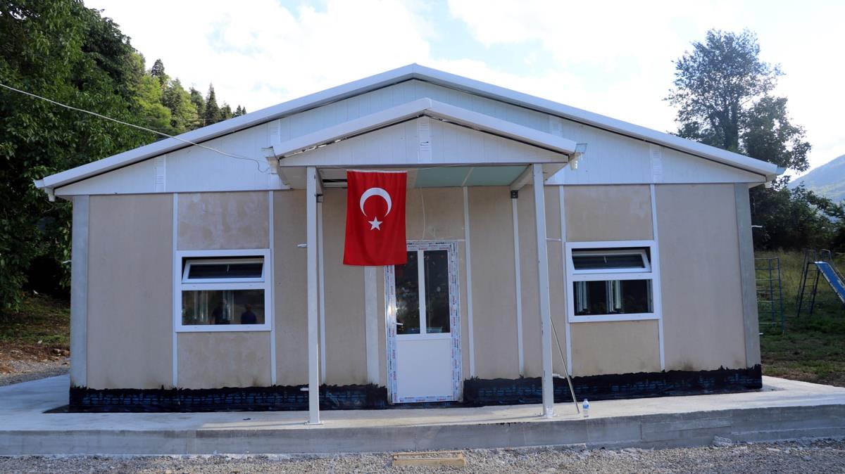 Sel Blgesine iki gnde camii ina edildi!