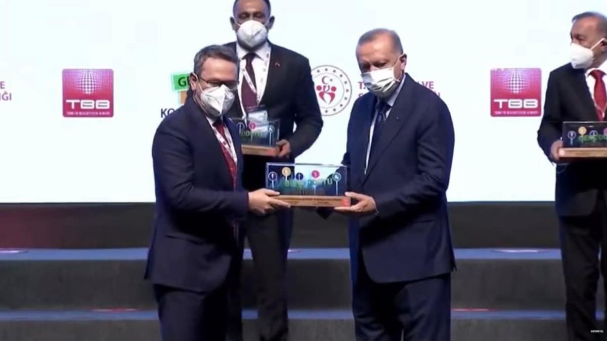 Cumhurbakan Erdoan'dan rnek belediyecilie dl