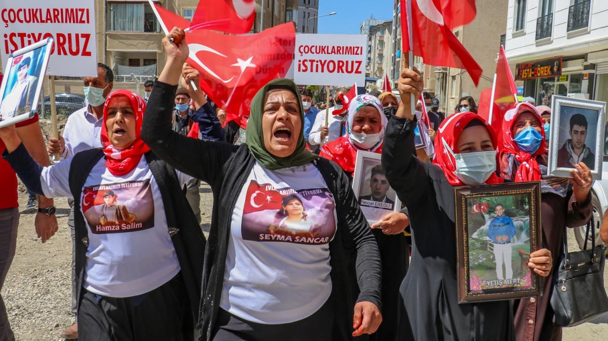 Vanl aileler HDP l Bakanl nnde eylem yapt 