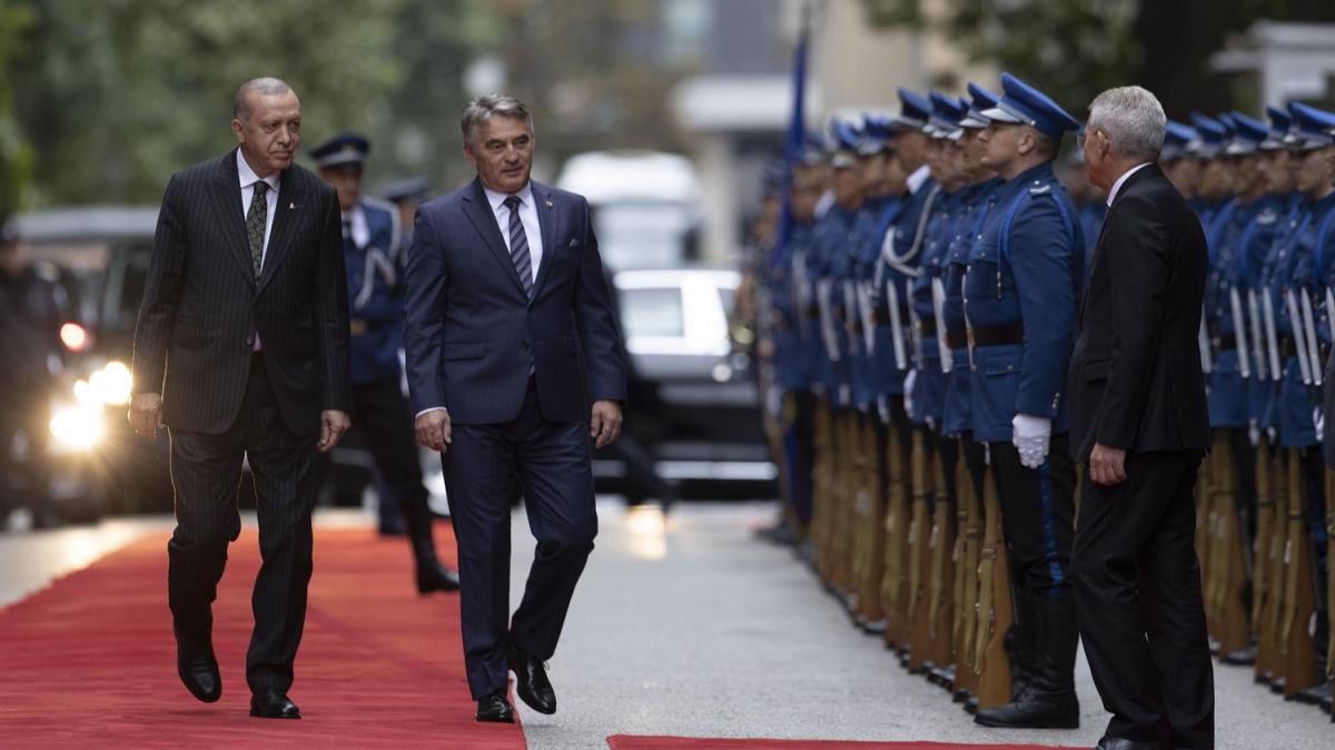 Cumhurbakan Erdoan Bosna Hersek'te resmi trenle karland 