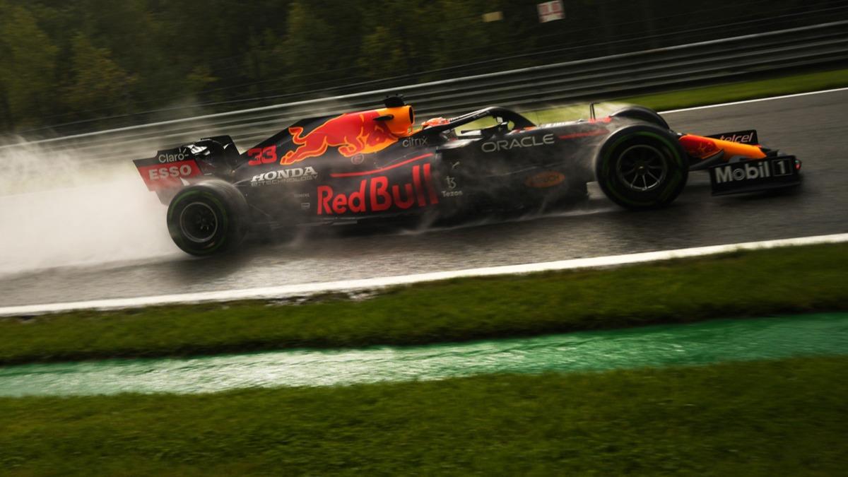 Max Verstappen F1 Belika Grand Prix'sinde pole pozisyonunda