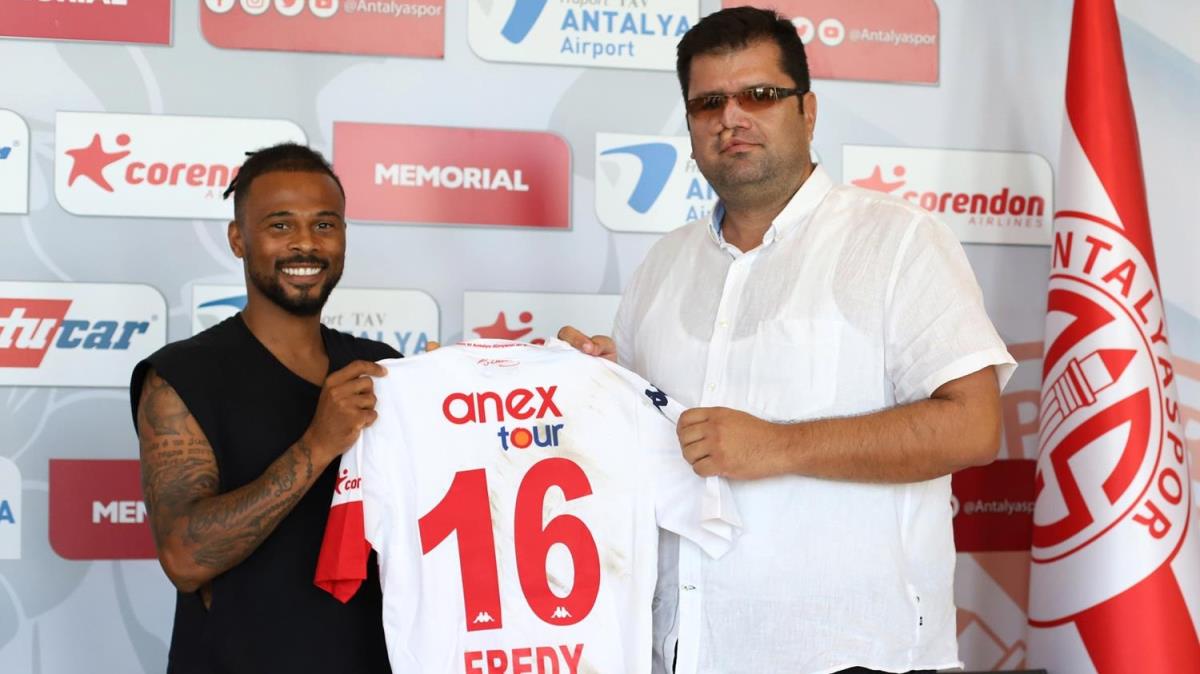 Fredy Ribeiro'dan Antalyaspor'a 3+1 yllk imza