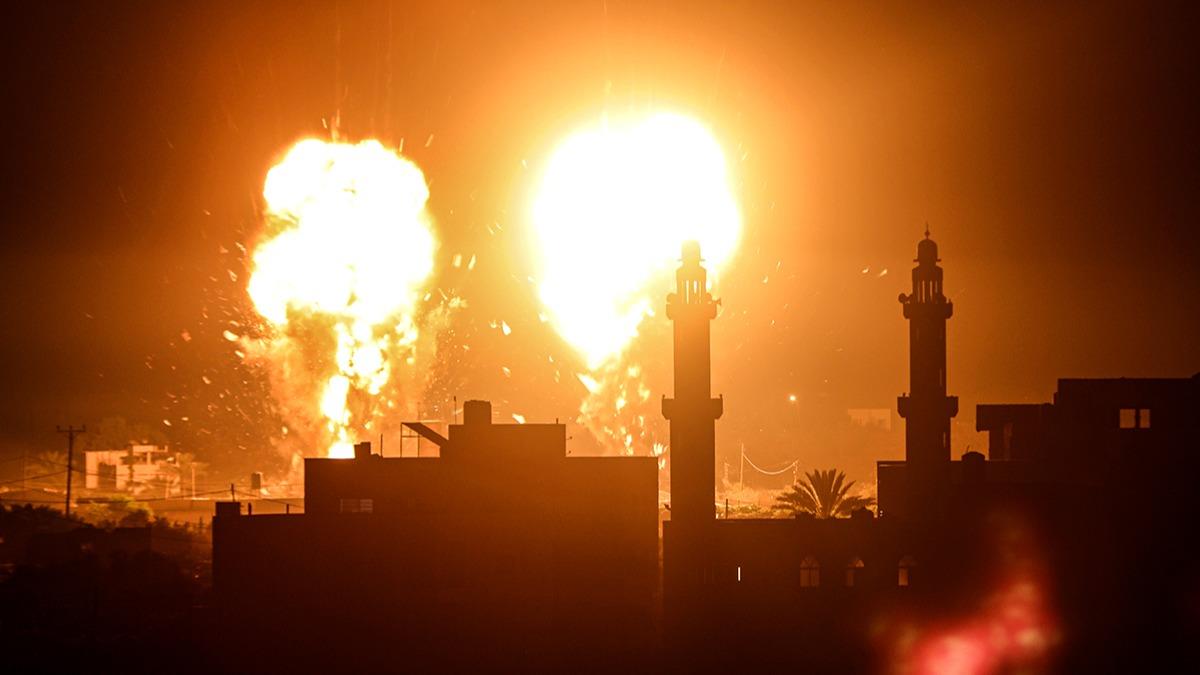 galci srail, Gazze'ye hava saldrs dzenledi