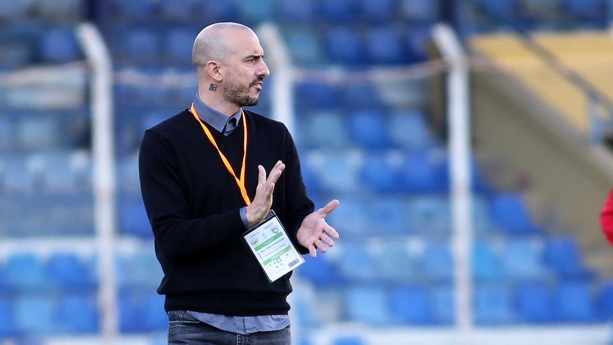 Hakan Hacbektaolu Adanaspor'dan ayrld