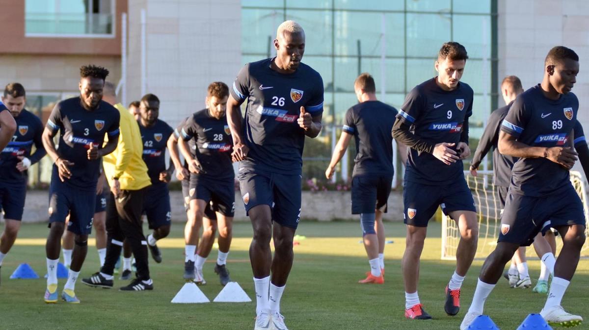 Kayserispor'da Kasmpaa mesaisi