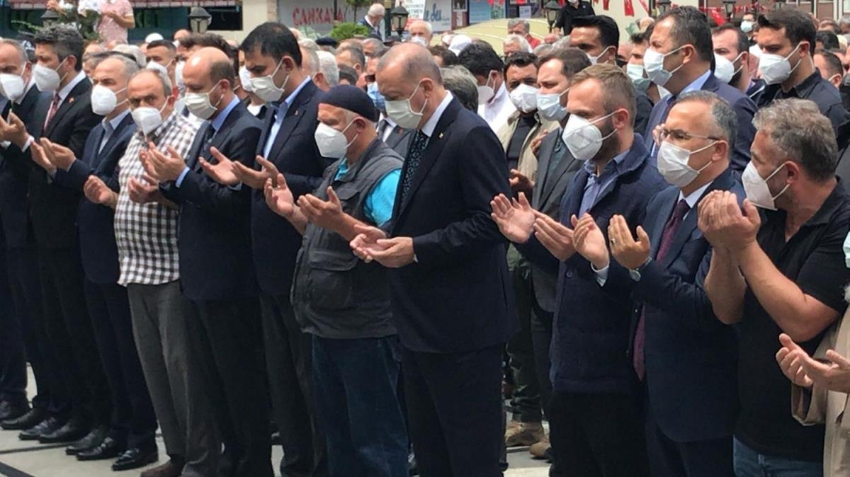 Cumhurbakan Erdoan, emekli vaizin cenazesine katld