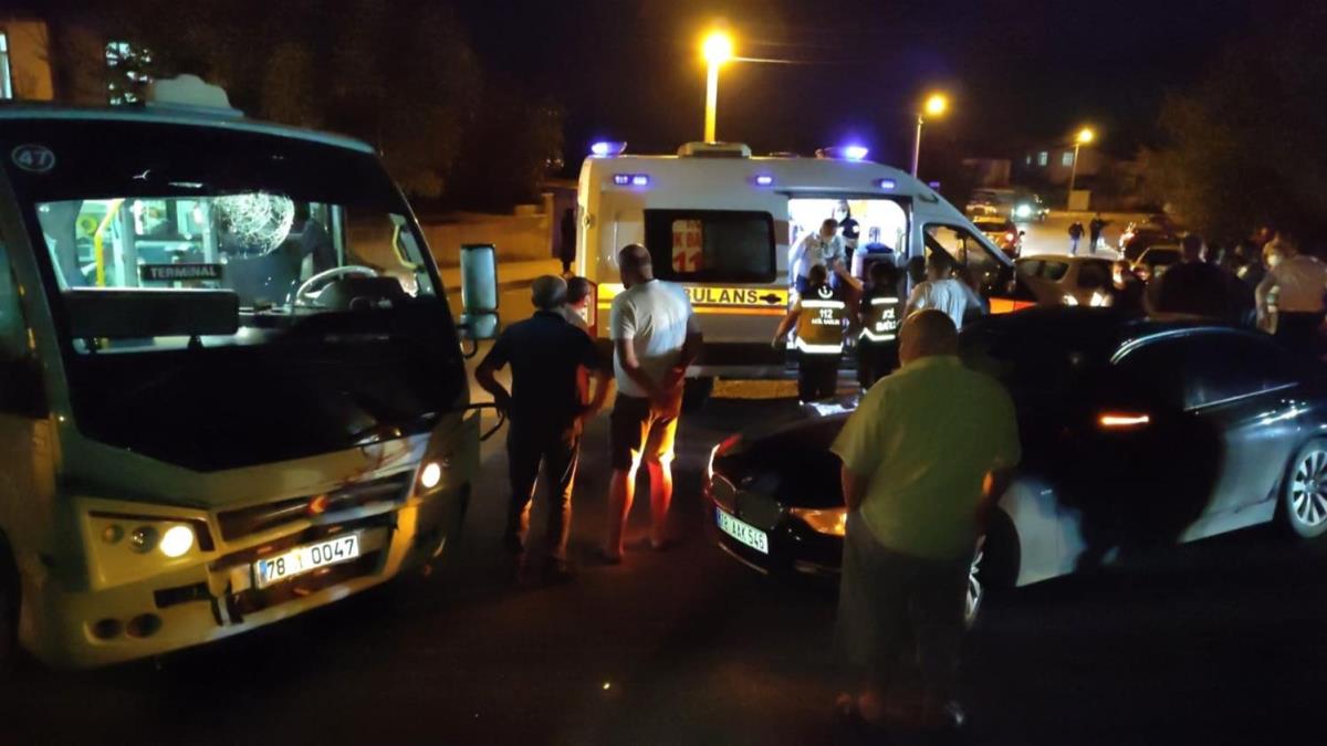 Minibs ile otomobil arpt: 2'si ocuk 8 kii yaraland