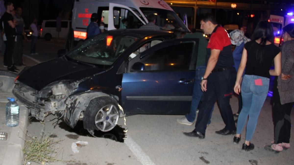 Afyonkarahisar'da trafik kazas: 5 yaral