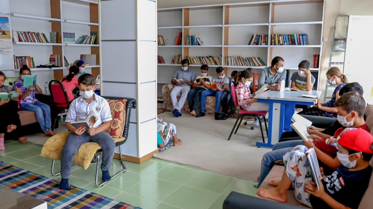 Diyarbakrl retmen iki dkkann okuma salonuna dntrd