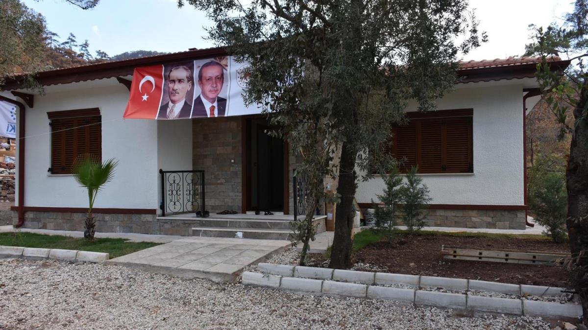 Orman yangnnda evlerini kaybetmilerdi, 25 gnde yenisine kavutular