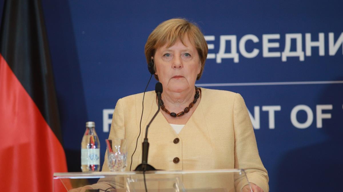 Merkel'den Kosova aklamas: ahsen faydac tutumdan yanaym