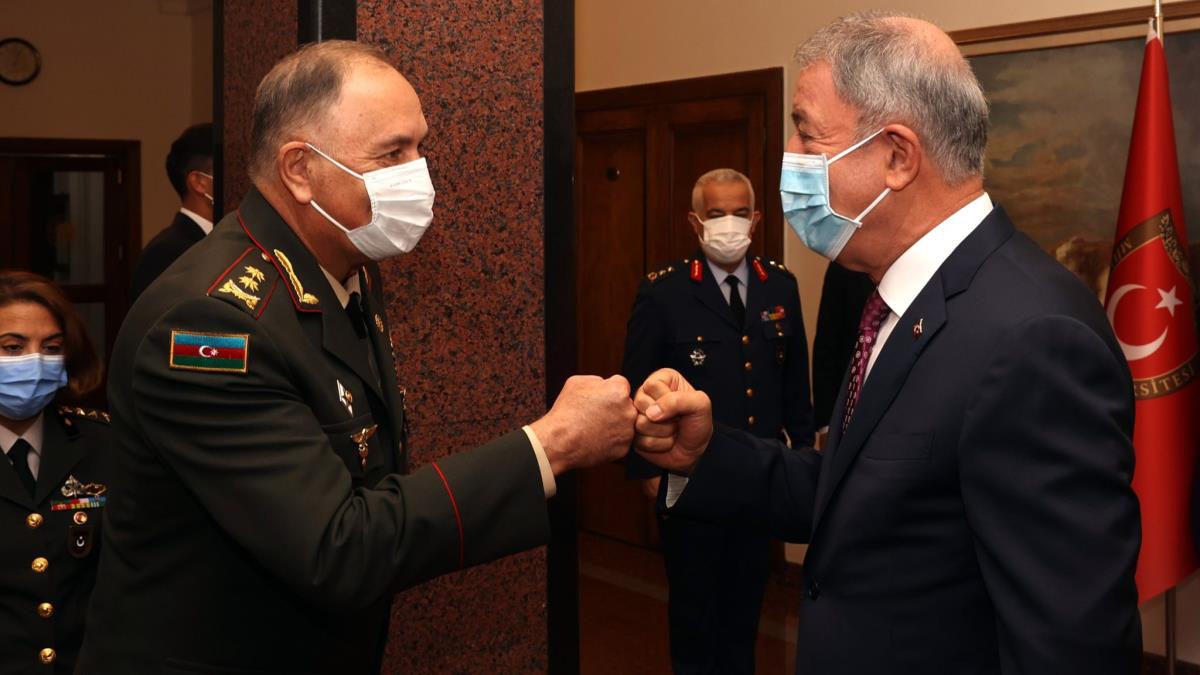 Milli Savunma Bakan Hulusi Akar, Azerbaycan Genelkurmay Bakan Korgeneral Kerim Veliyev'i kabul etti