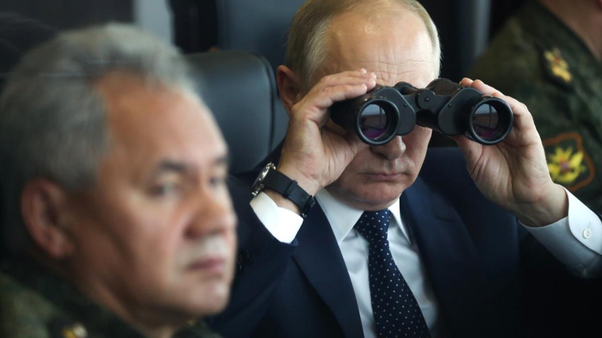 Putin, Rusya ve Belarus ortak askeri tatbikat Zapad-2021'i poligonda takip etti 