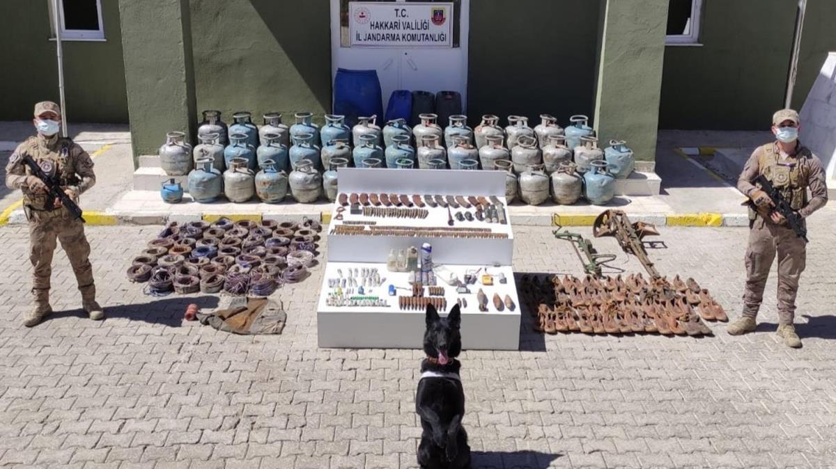 Yksekova'da PKK'ya ait patlayc, silah ve mhimmat ele geirildi