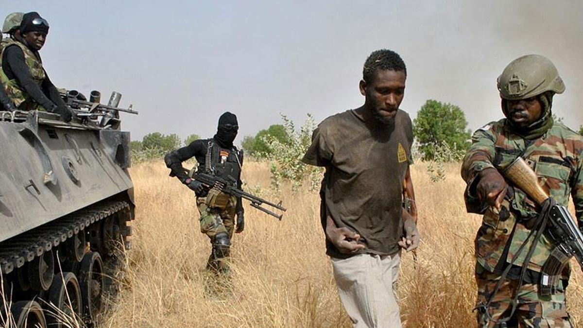 Nijerya'da Boko Haram davas balad: 400 kii hakim karsna kacak