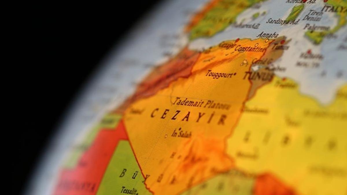 ''Cezayir'in ilikileri kesme konusundaki tutumu deimedi ve deimeyecek''