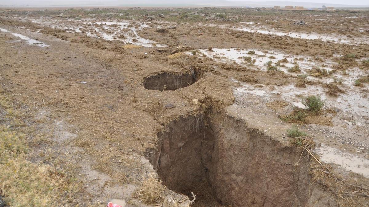 Konya'da yaylada dev yarklar olutu