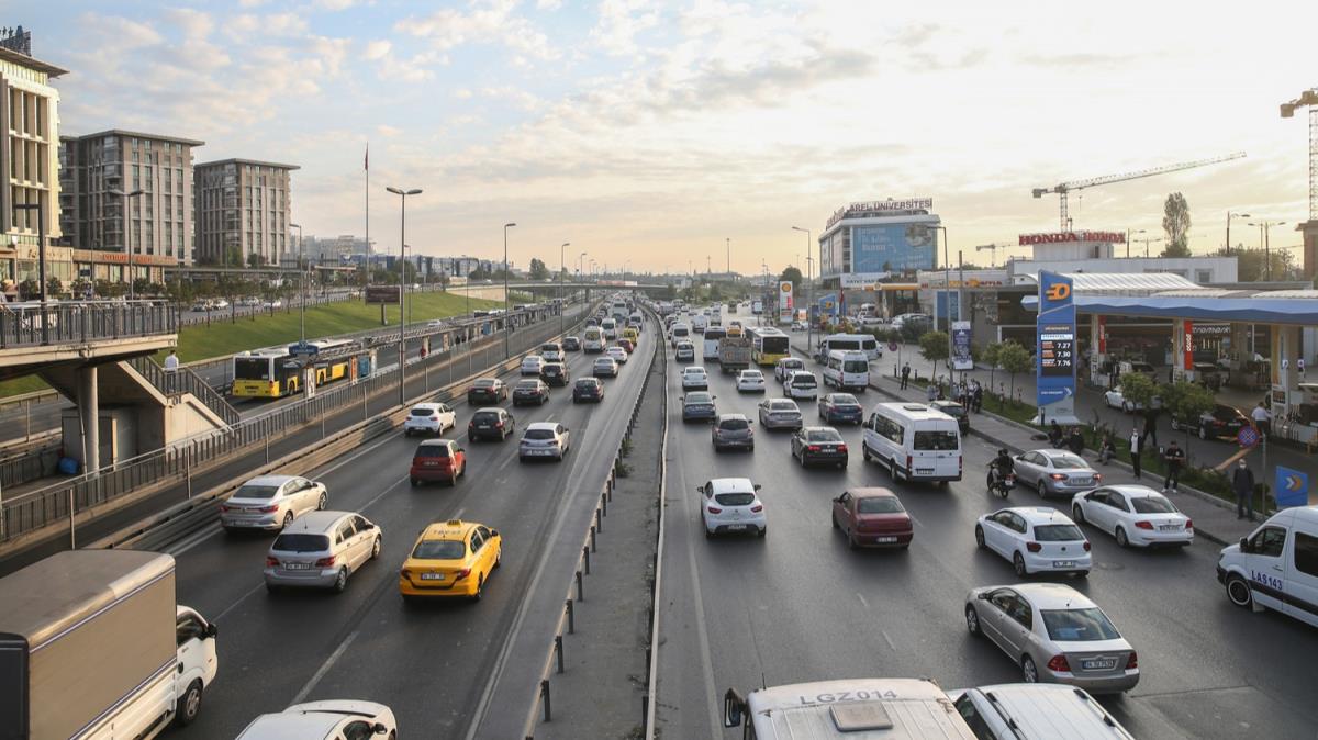 stanbul'da trafik younluu yaanyor