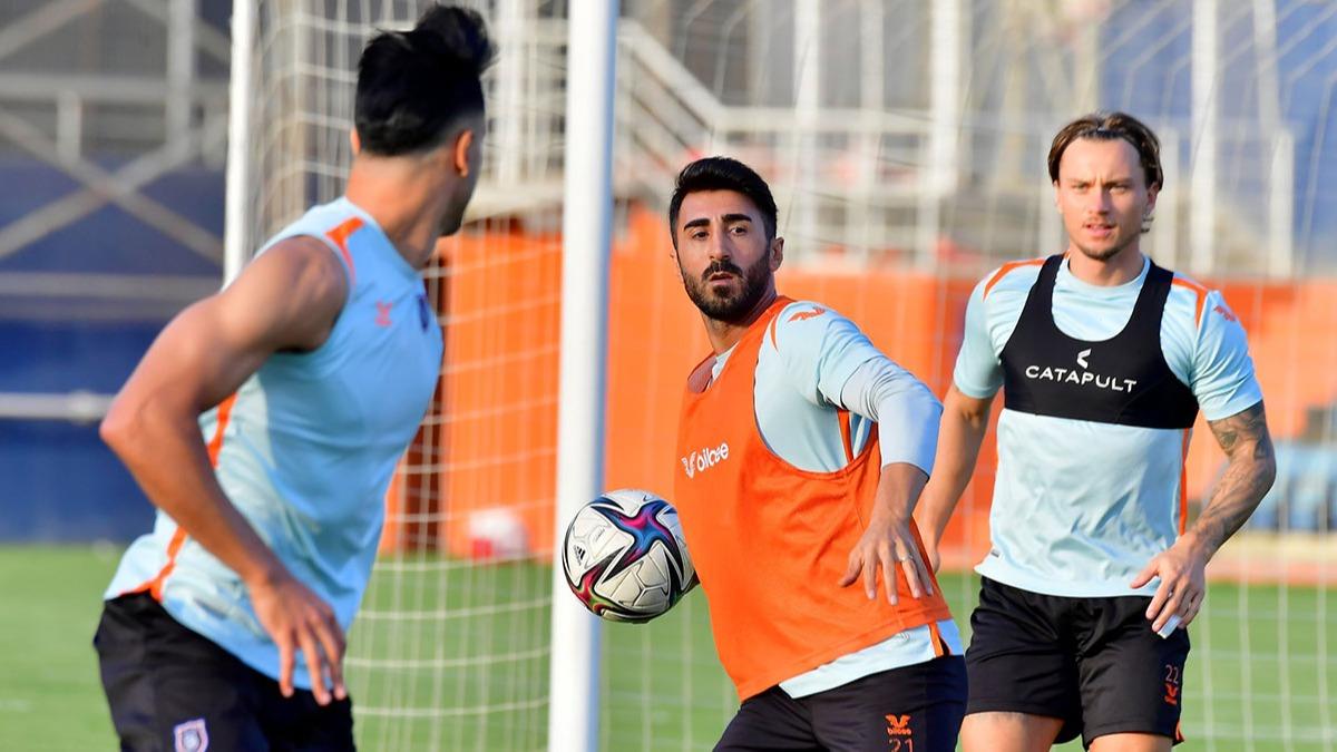 Baakehir'de Ahmed Kutucu ve Caiara Fenerbahe manda yok