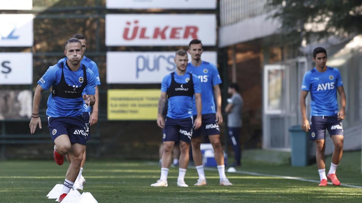 Fenerbahe, Baakehir mana 5 eksikle kacak