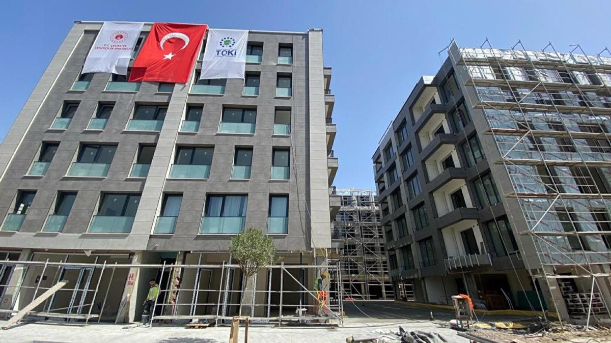 zmir'deki deprem konutlarnn teslimine depremin yl dnmnde balanacak