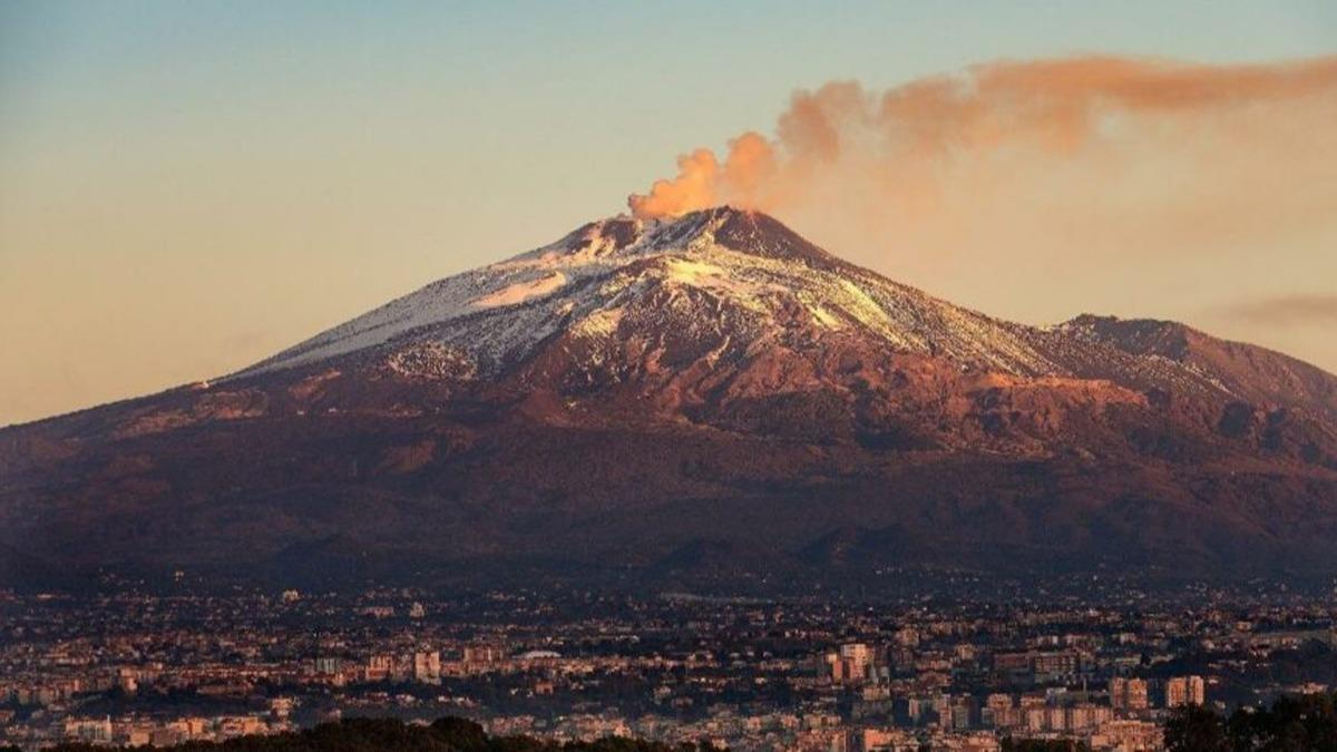 Etna Yanarda lav ve kl pskrtt 