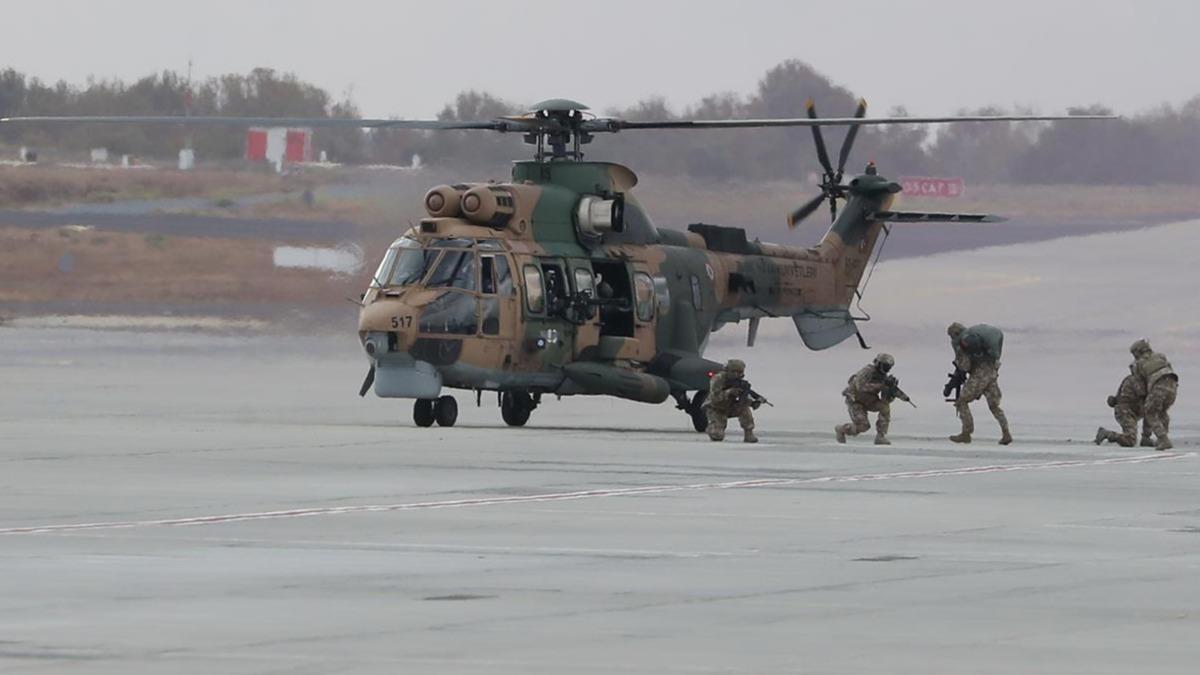ATAK ve Cougar As-532 helikopterlerinden nefes kesen tahliye tatbikat!