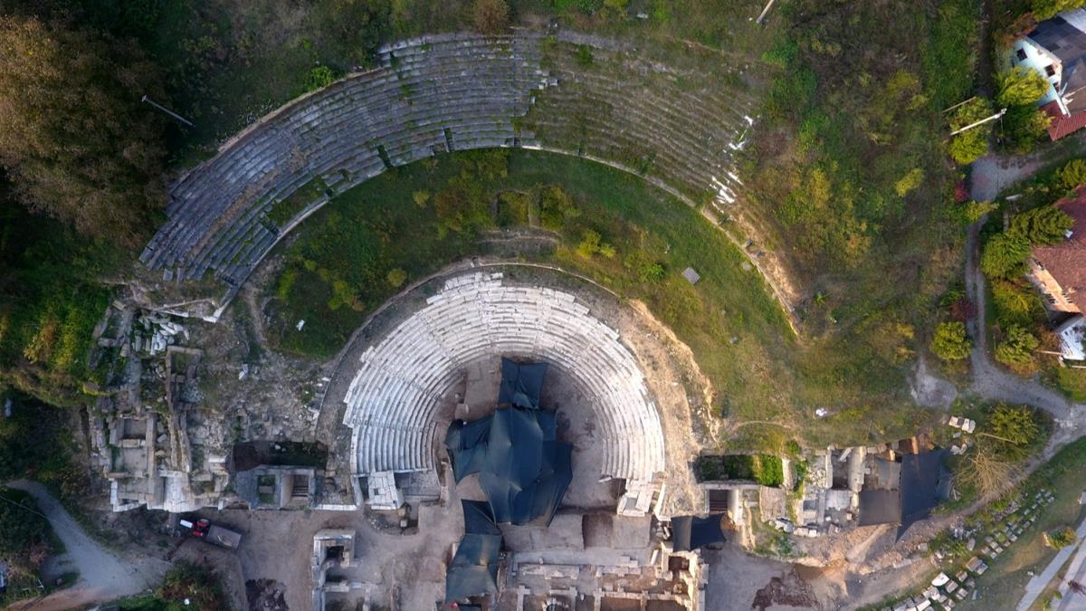 Bat Karadeniz'in ''Efes''inde yeni bulgular gn na karlyor