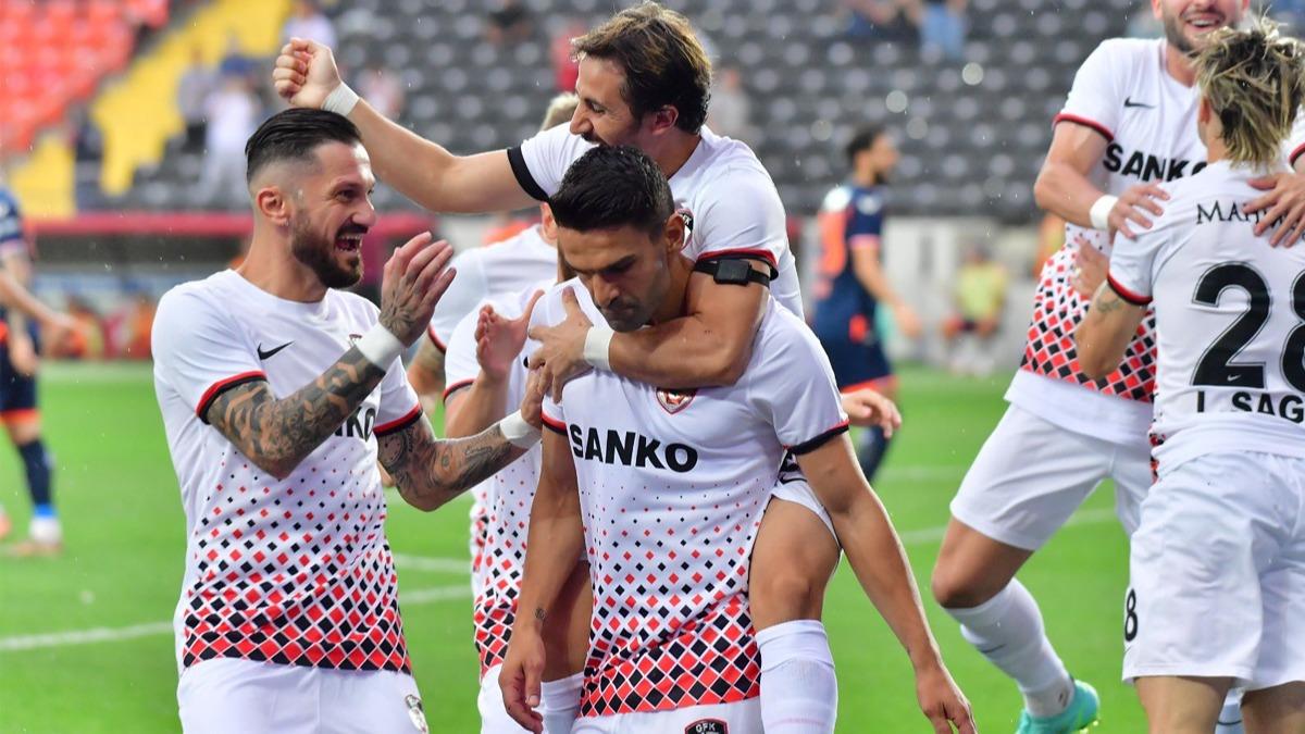 Gaziantep FK 'tarihi golle' 3 puan kapt