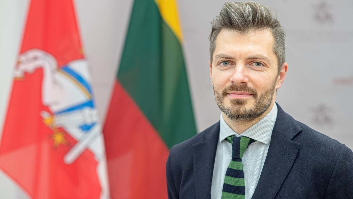 Litvanya vatandalarndan in telefonlarn kullanmamalarn istedi