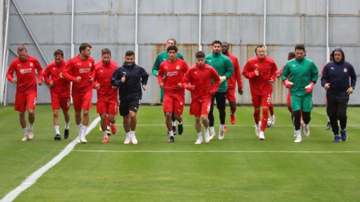 Sivasspor ara vermedi