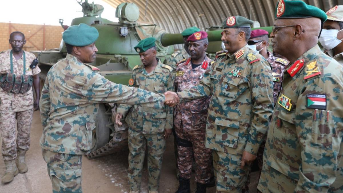 Sudan Savunma Bakanl: Darbe giriiminin arkasnda General Bekravi ve 22 subay var