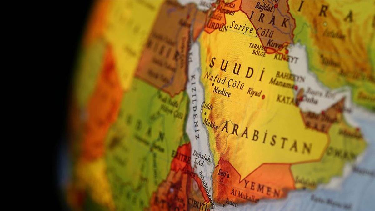 Arap koalisyonu: Husilerin Suudi Arabistan'a gnderdii balistik fze imha edildi