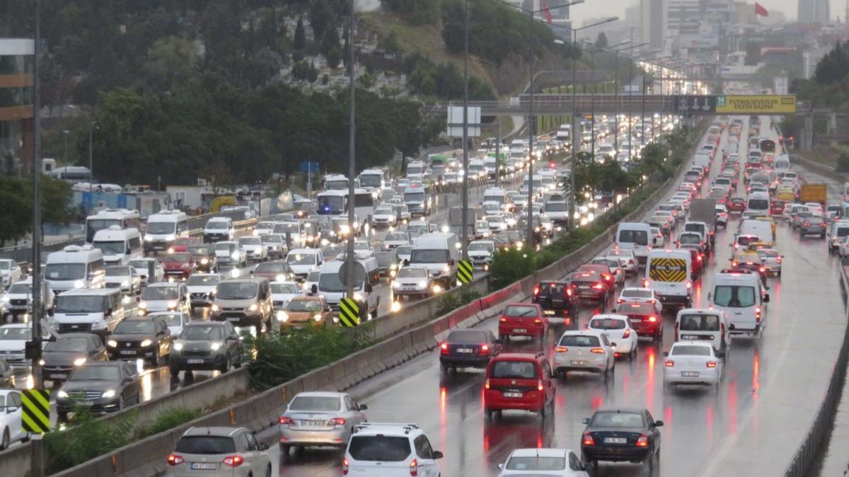 stanbul'da saanak! Trafik kilit