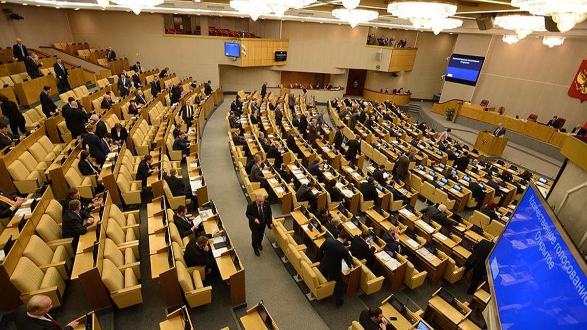 Putin'in partisi Birleik Rusya, Duma'da anayasay deitirecek ounlua sahip oldu!