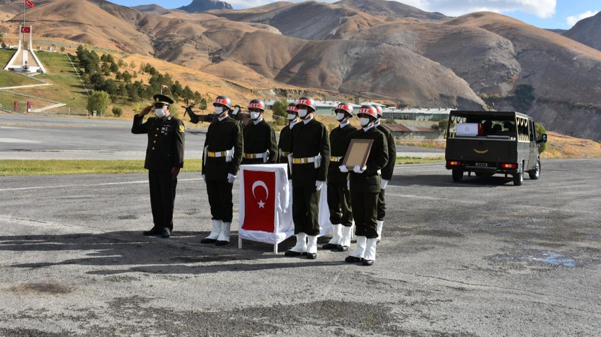 Hakkari'de ehit asker iin tren dzenlendi