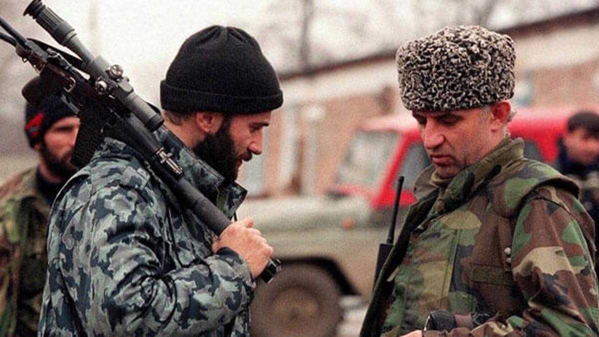 Yllardr bitmeyen kin! amil Basayev'in silah arkadalar yakaland