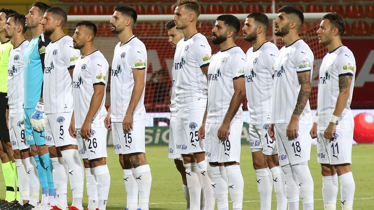 Kasmpaa'da Konyaspor ma ncesi 3 eksik