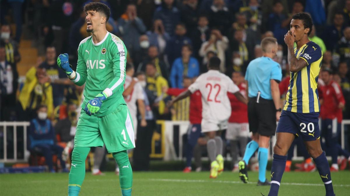 Ma sonucu: Fenerbahe 0-3 Olympiakos