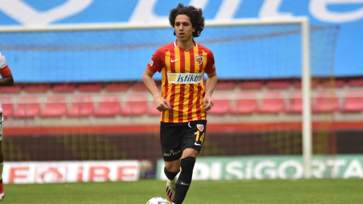 Emre Demir: Barcelona'ya transfer olacam imza atarken rendim