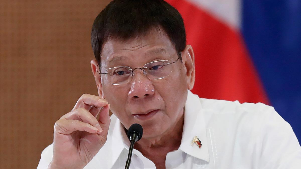Sansasyonel Devlet Bakan Duterte resmen duyurdu: Bugn emekliliimi ilan ediyorum