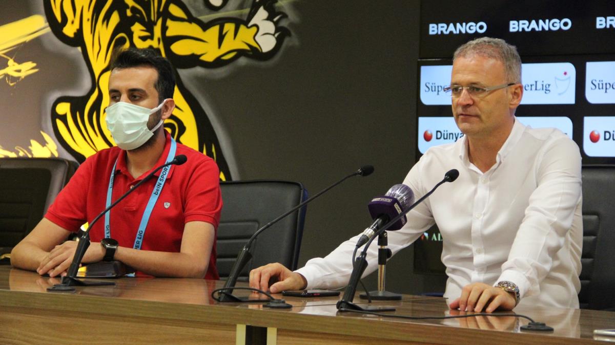 rfan Buz'dan ''istifa'' aklamas