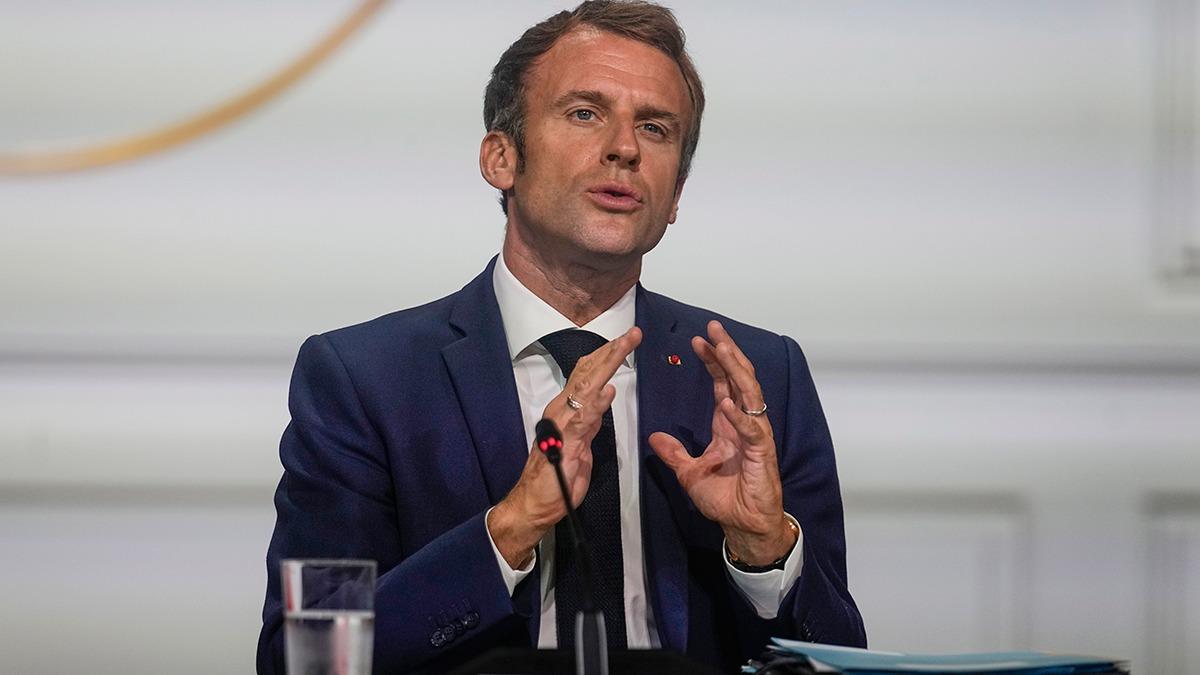 Macron'dan srpriz Taliban aklamas