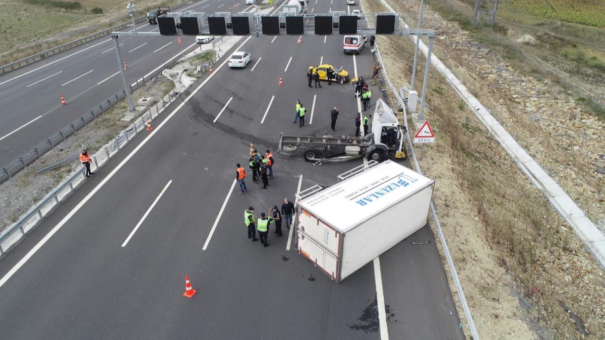 Kuzey Marmara Otoyolu'ndaki trafik kazasnda 2 kii ld, 1 kii yaraland