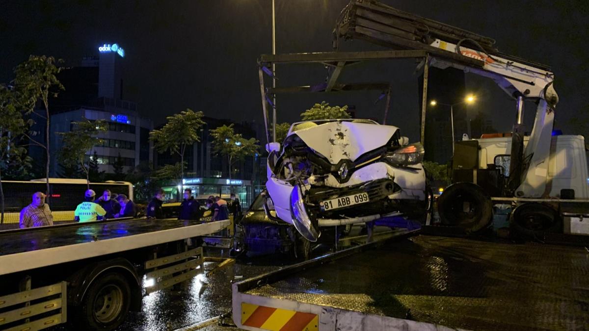 stanbul'da zincirleme trafik kazasnda 4 kii yaraland
