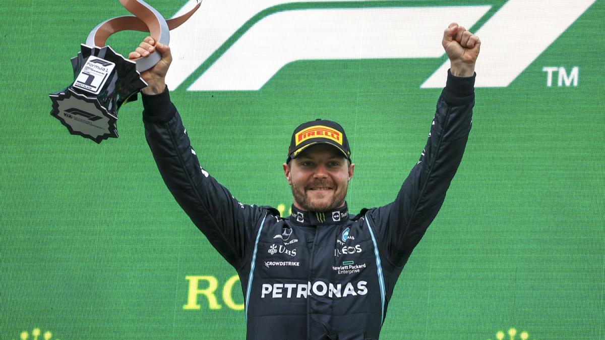 F1 Trkiye Grand Prix'sinin kazanan Bottas kupasn ald