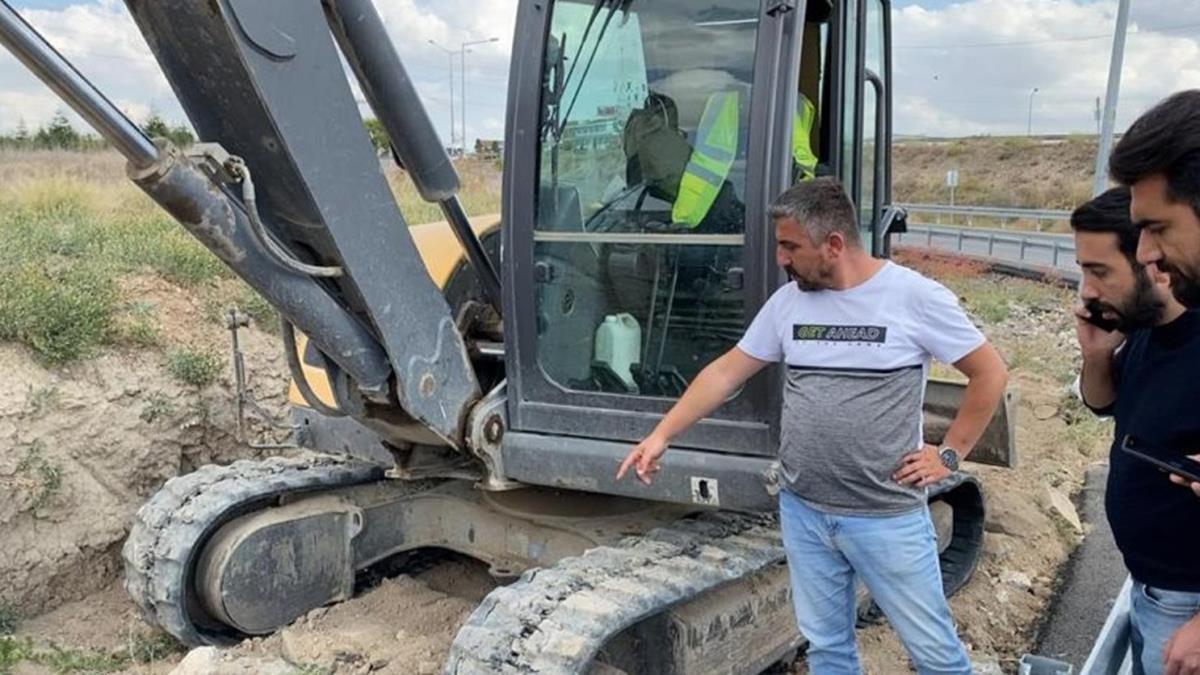 Belediye ekiplerinin yol almas srasnda insan kemiklerine ulald