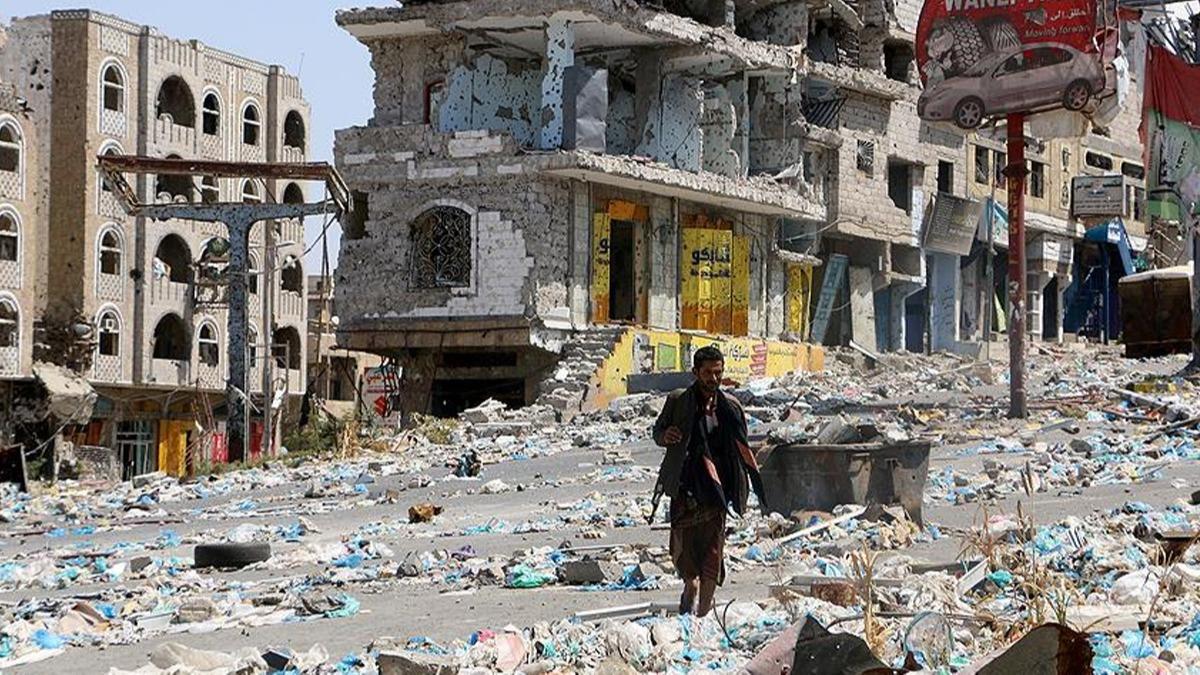 Yemen'de yl bandan bu yana 74 bin kii yerinden edildi 