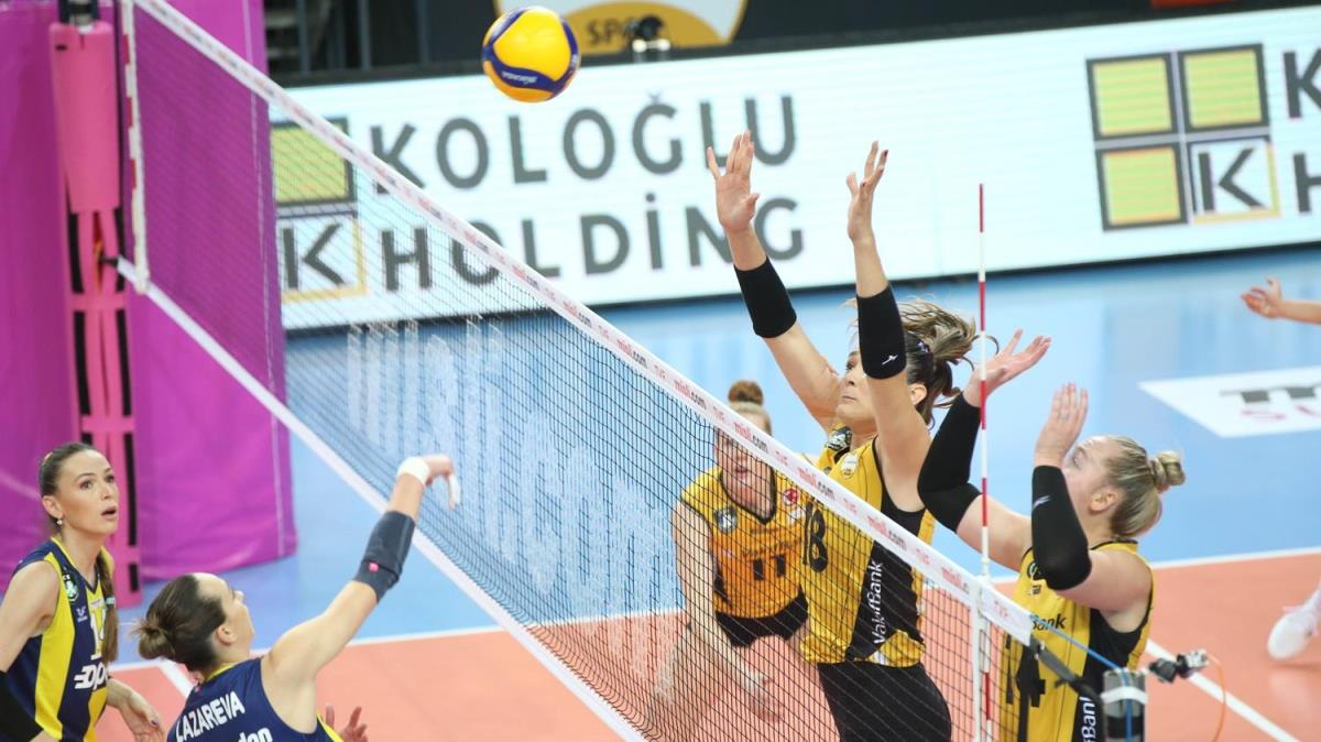 Fenerbahe Vakfbank' yendi, liderlii brakmad